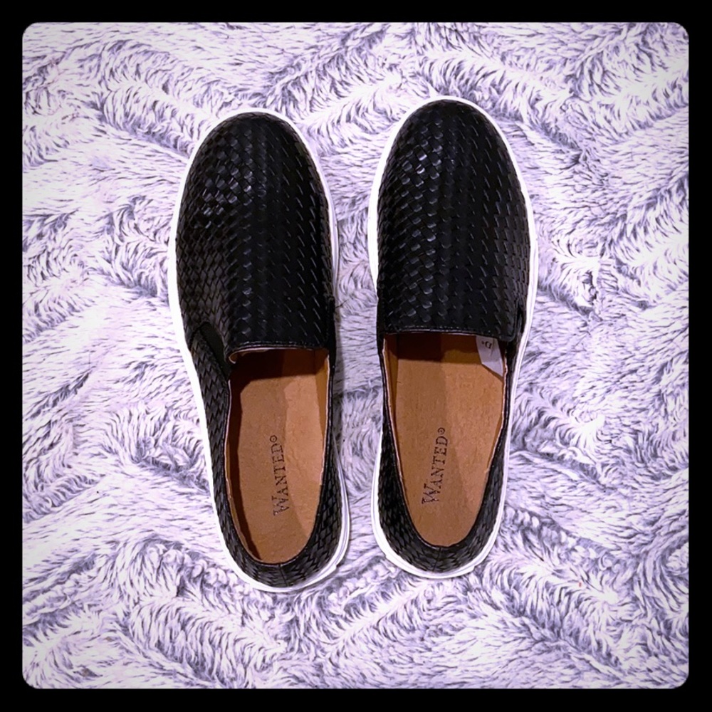 Wanted / Black basketweave shoe / 7.5